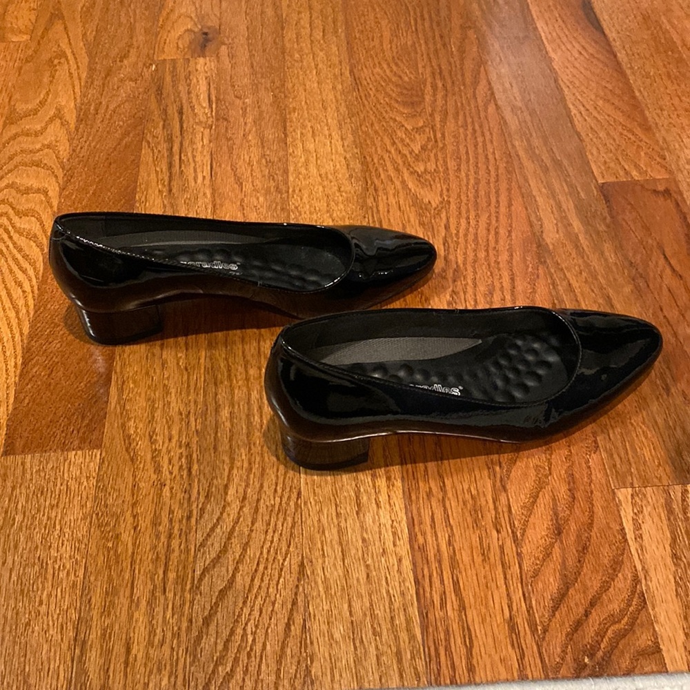 Walking Cradles Black Pumps